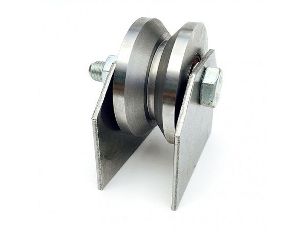 Ролик откатной 65мм металл под угол на пластинах 2шт Р3615